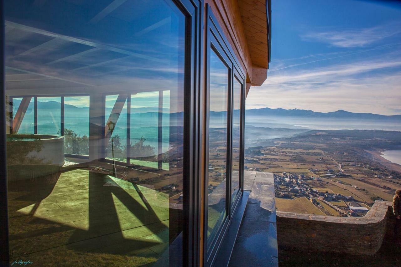 The Rock Suites & Spa Congosto Exteriör bild