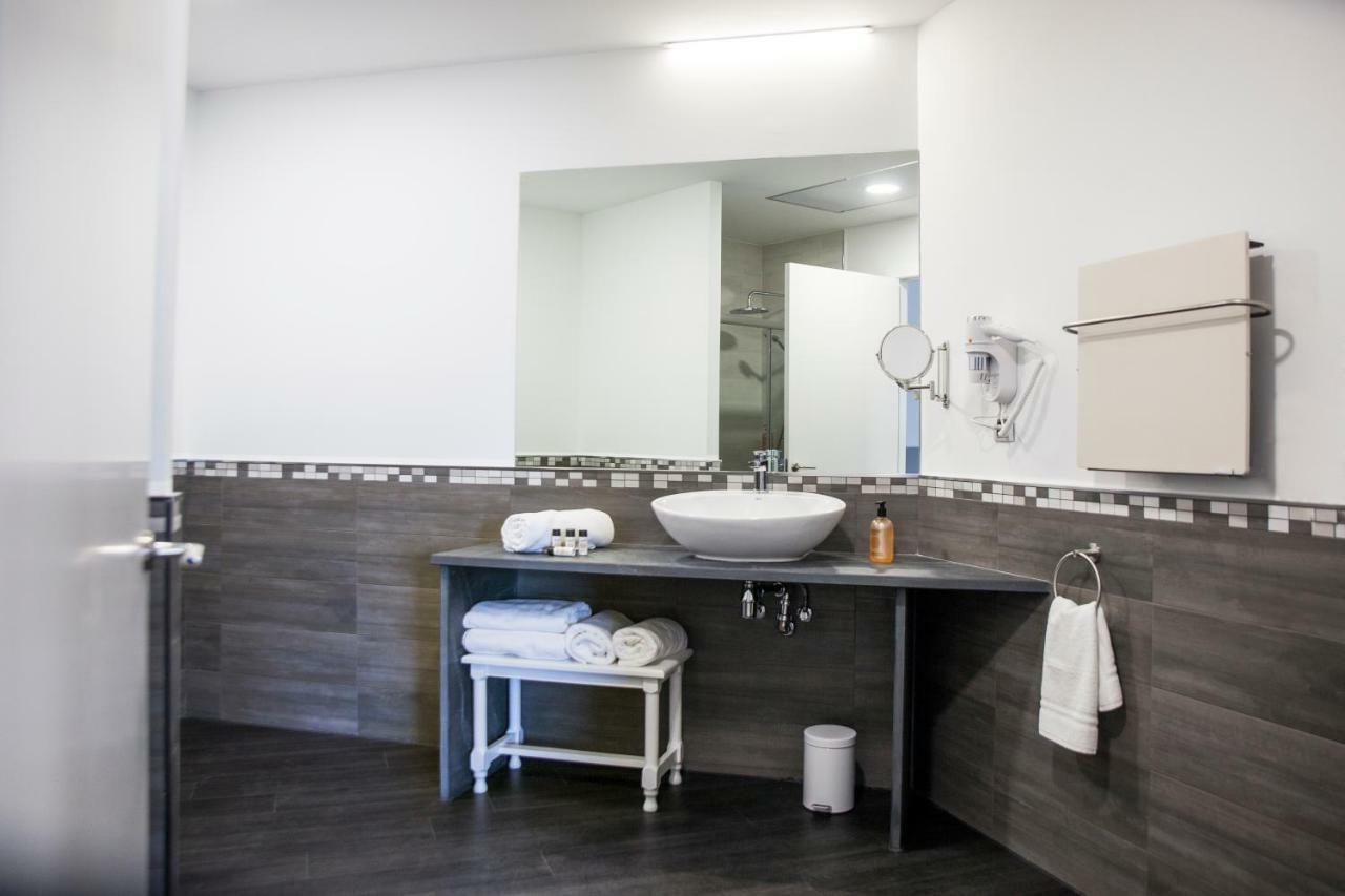 The Rock Suites & Spa Congosto Exteriör bild