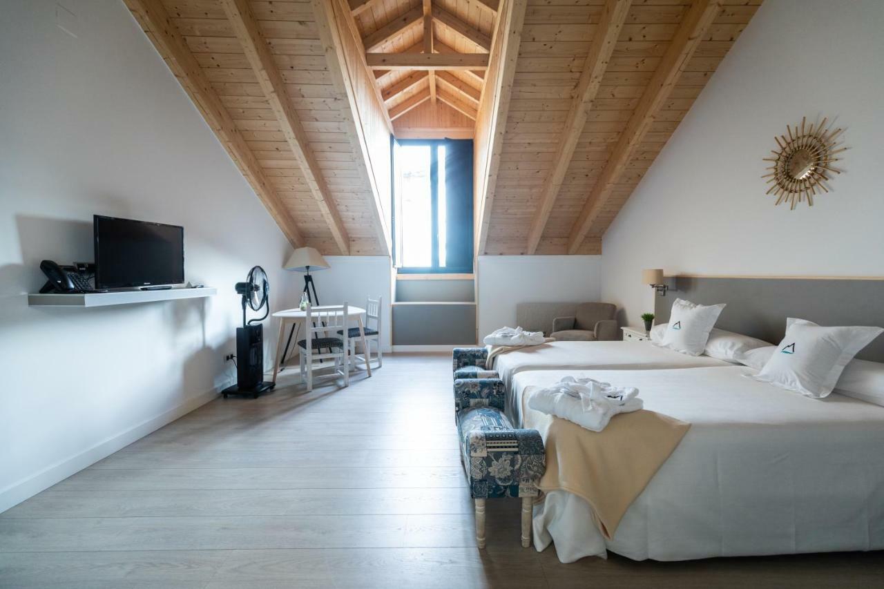 The Rock Suites & Spa Congosto Exteriör bild