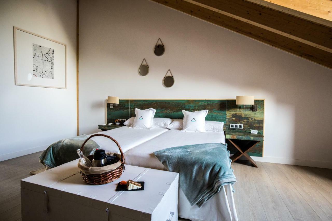 The Rock Suites & Spa Congosto Exteriör bild